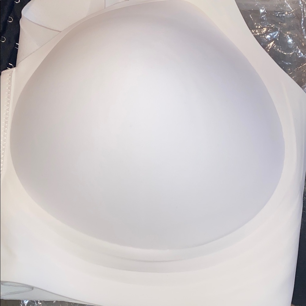 LUNA HUG SEAMLESS  Front-Closure Bra 5XL support back CREAM OR WHITE ONLY